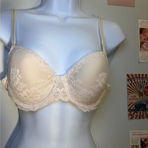 Victoria's Secret Lace Underwire Bra - Cream